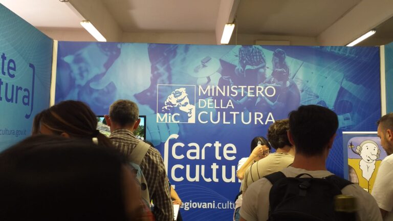 Mic: presentate al COMICON di Napoli la Carta della cultura giovani e la Carta del merito